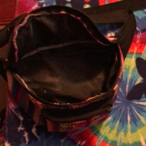 Colorful patterned sling bag - Picture 5 of 5